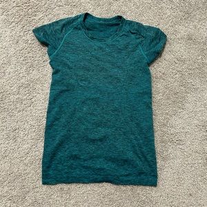 Women’s Lululemon Swiftly Tech Short Sleeve Crew Shirt- size 8